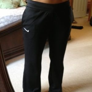 women’s small Nike sweatpants